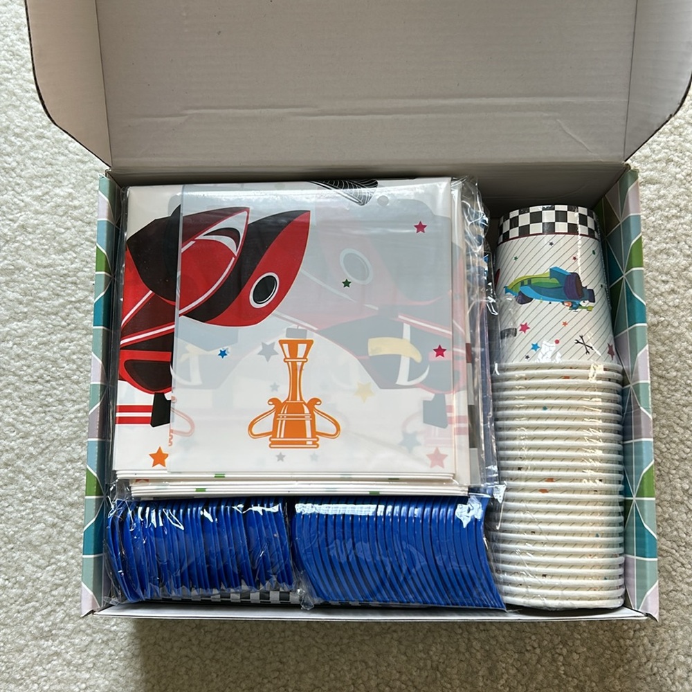 Race Car Party Supplies Set - Picture 6 of 8